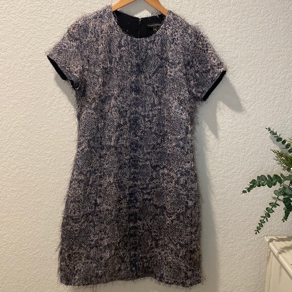 Banana Republic Gray Eyelash Fringe Snake-print Shift Dress - Size 4 - Picture 1 of 9